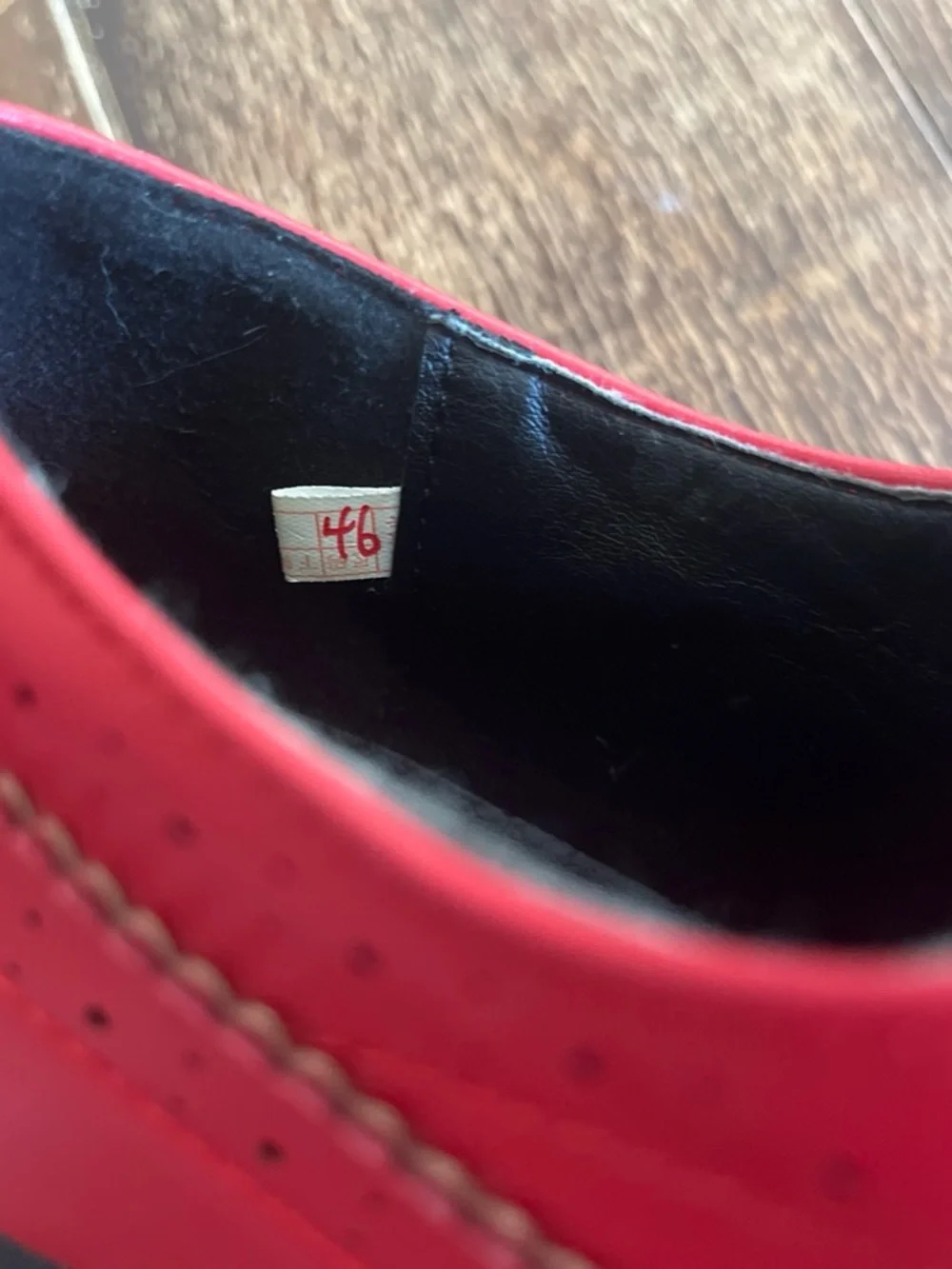 N/A red faux